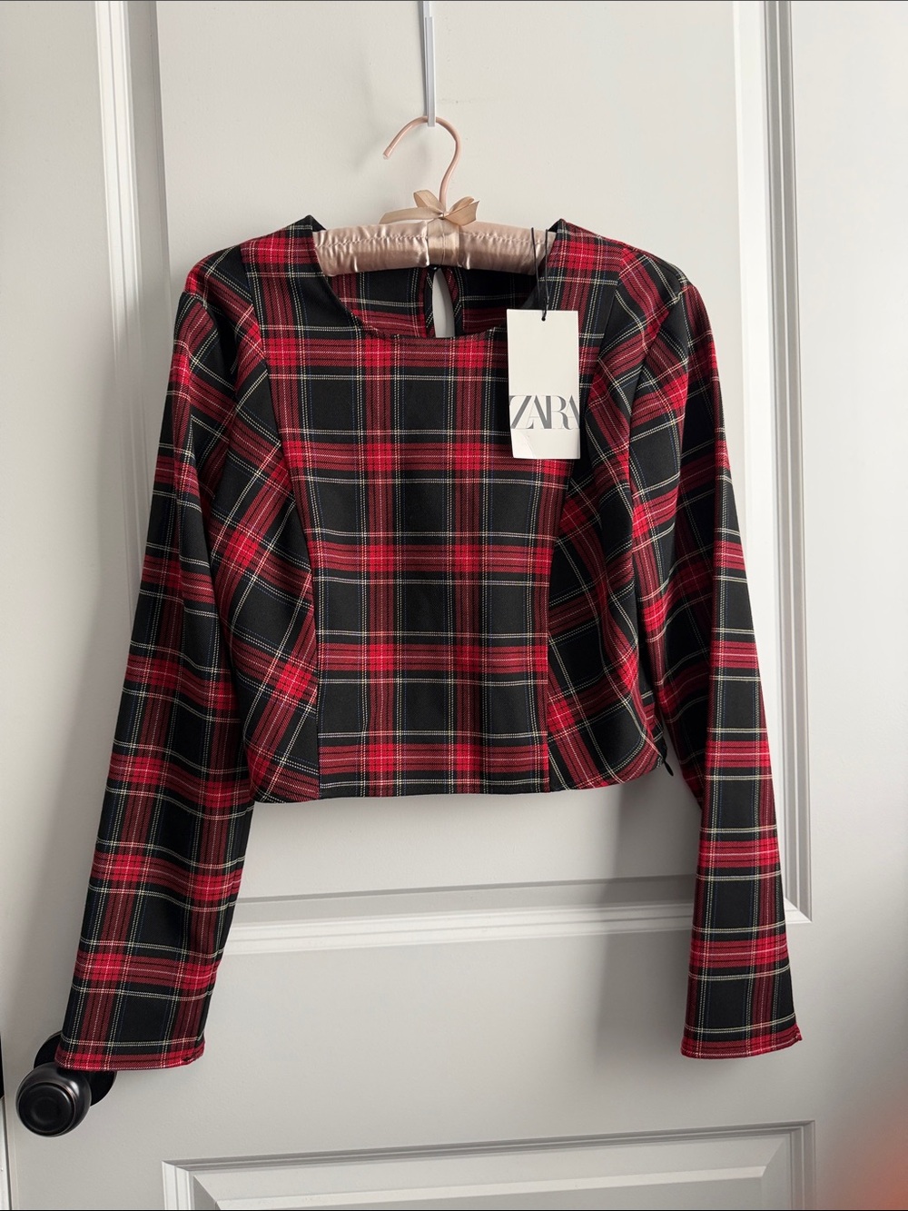Zara Black & Red Plaid Long-Sleeve Crop Top